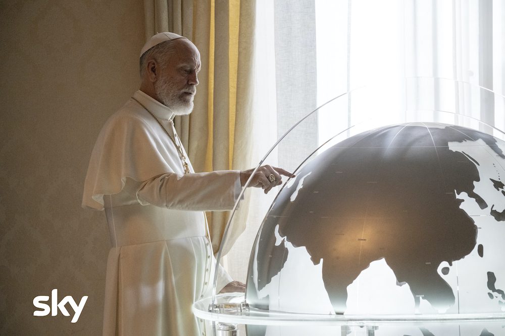 Nuove foto e poster dalla mini-serie The New Pope