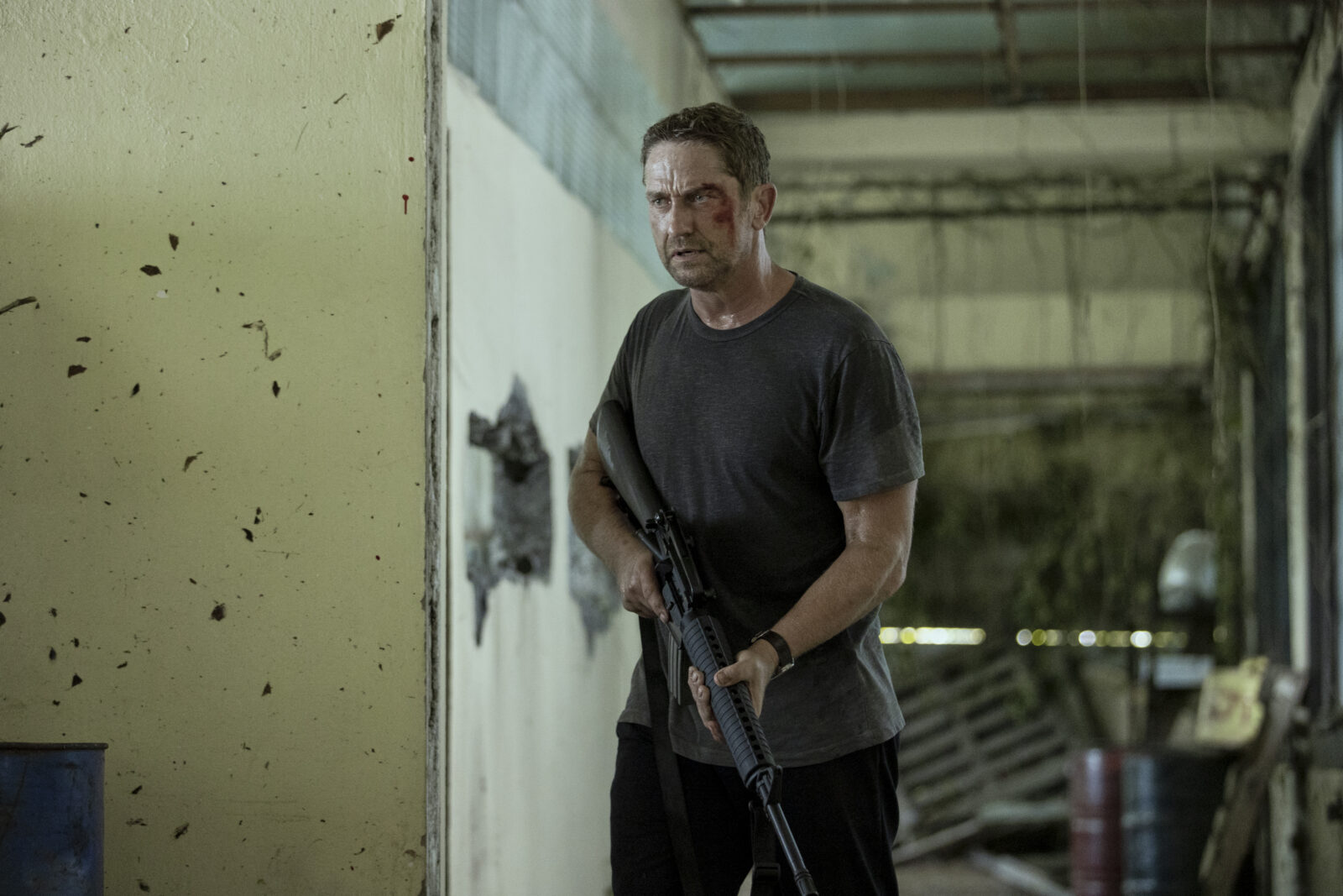 The Plane, una nuova intensa clip dall'action movie con Gerard Butler